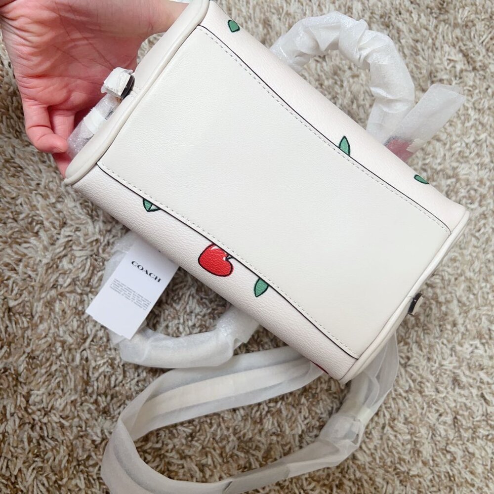 Coach Sydney Satchel With Heart Cherry Print Gold/Chalk Multi - Picture 4 of 5